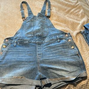 Old navy denim overall shorts